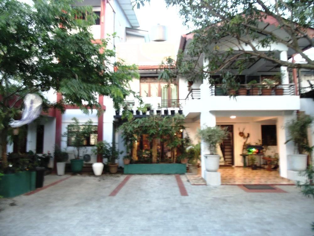 Thilaka City Hotel Anuradhapura Kültér fotó