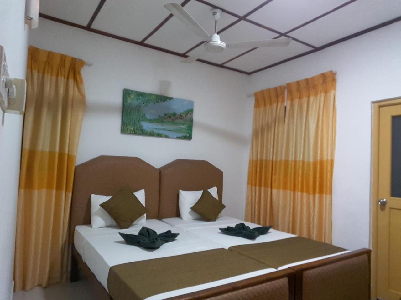 Thilaka City Hotel Anuradhapura Kültér fotó
