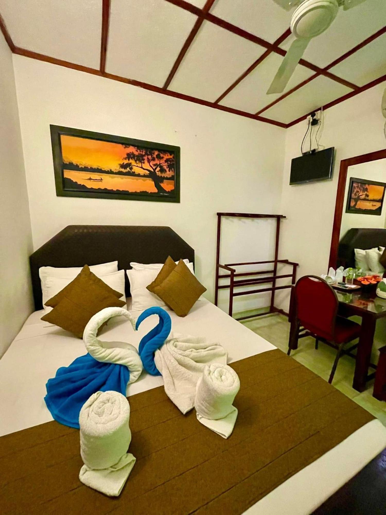 Thilaka City Hotel Anuradhapura Kültér fotó