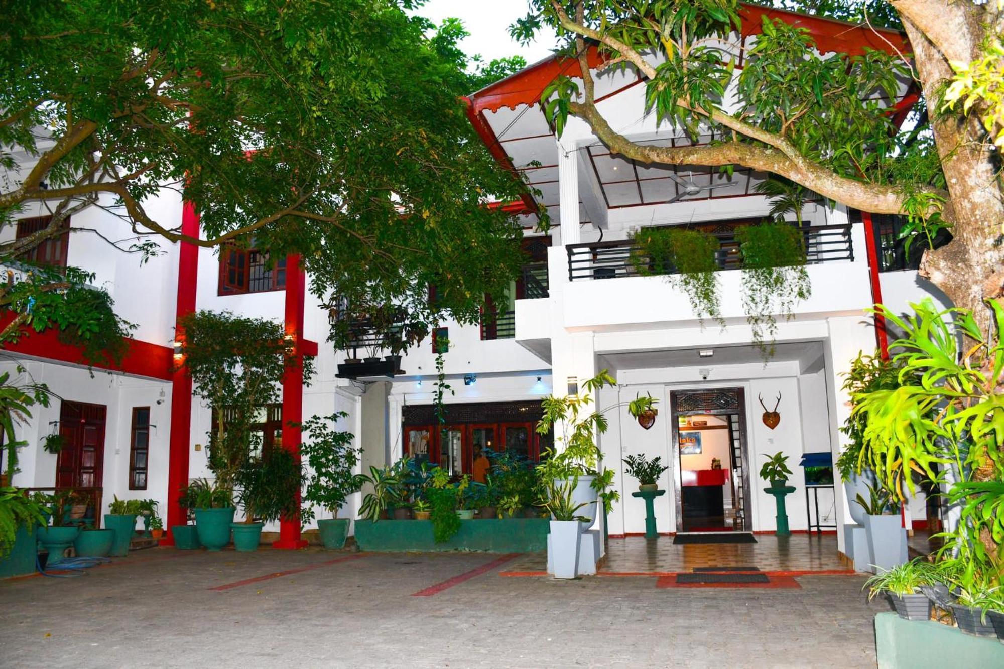 Thilaka City Hotel Anuradhapura Kültér fotó