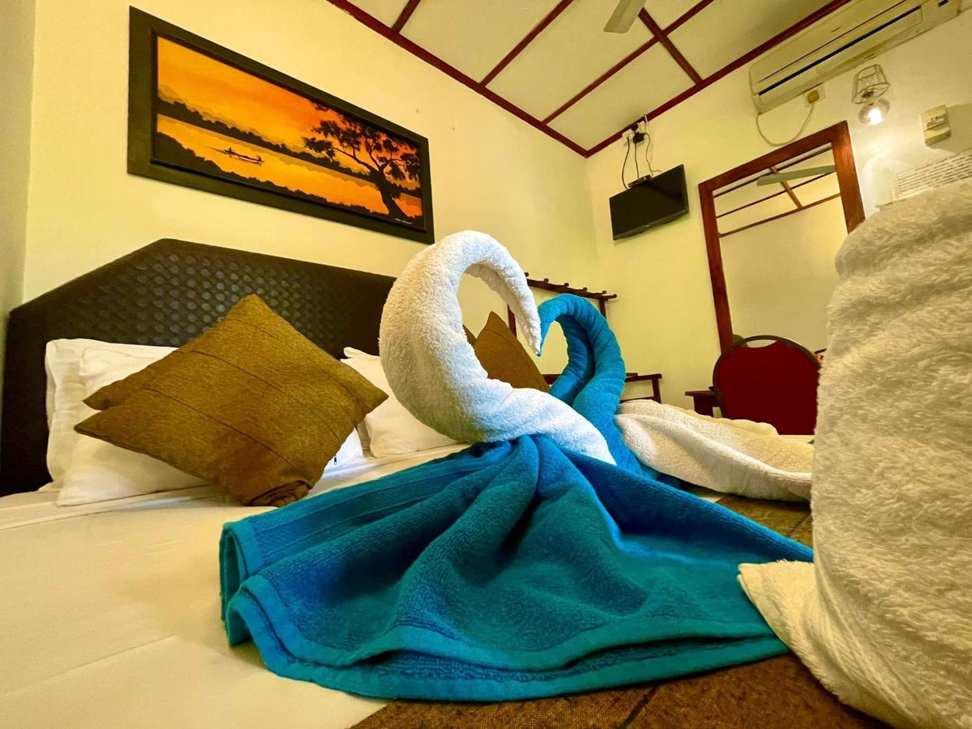Thilaka City Hotel Anuradhapura Kültér fotó