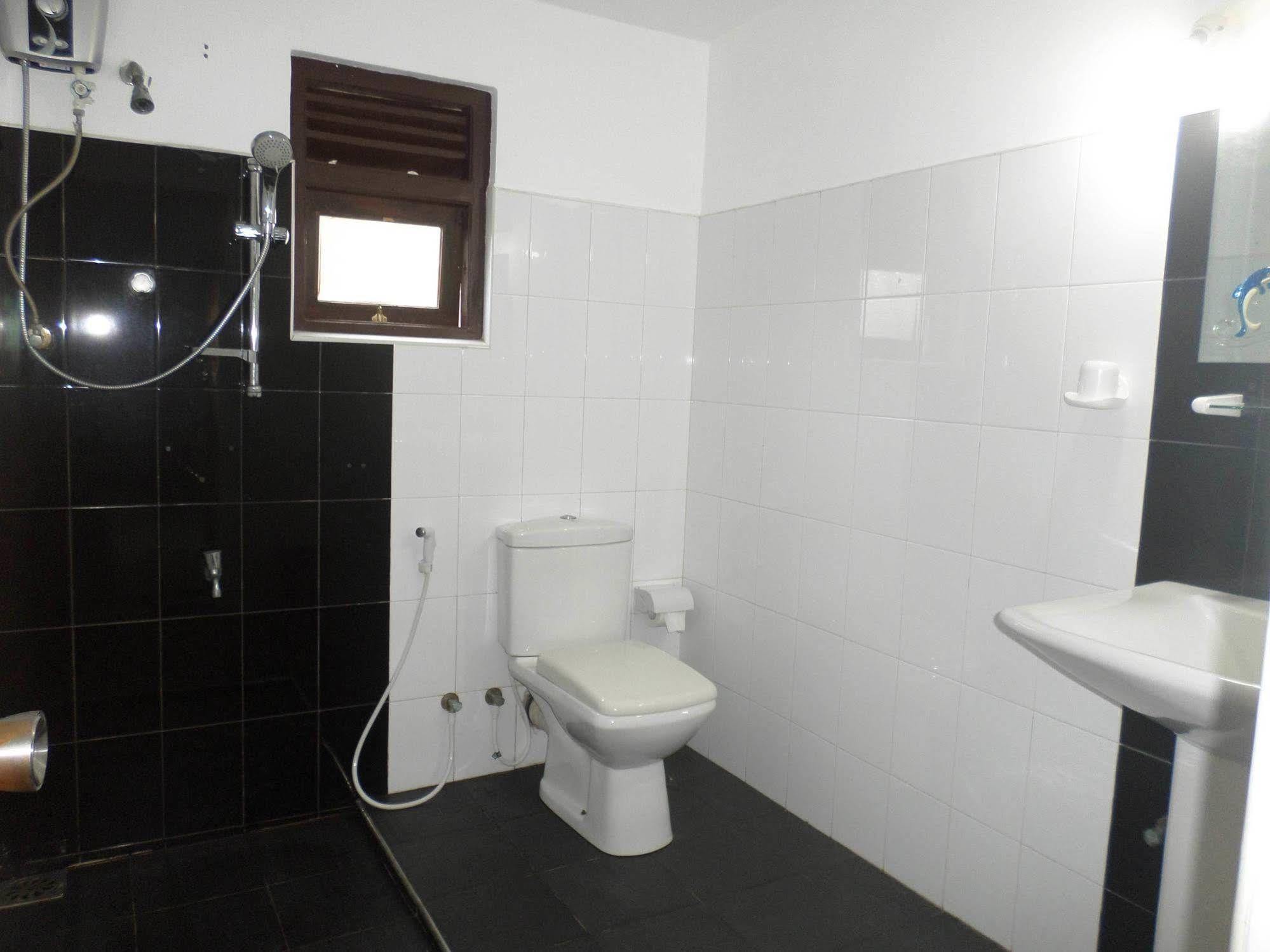 Thilaka City Hotel Anuradhapura Kültér fotó