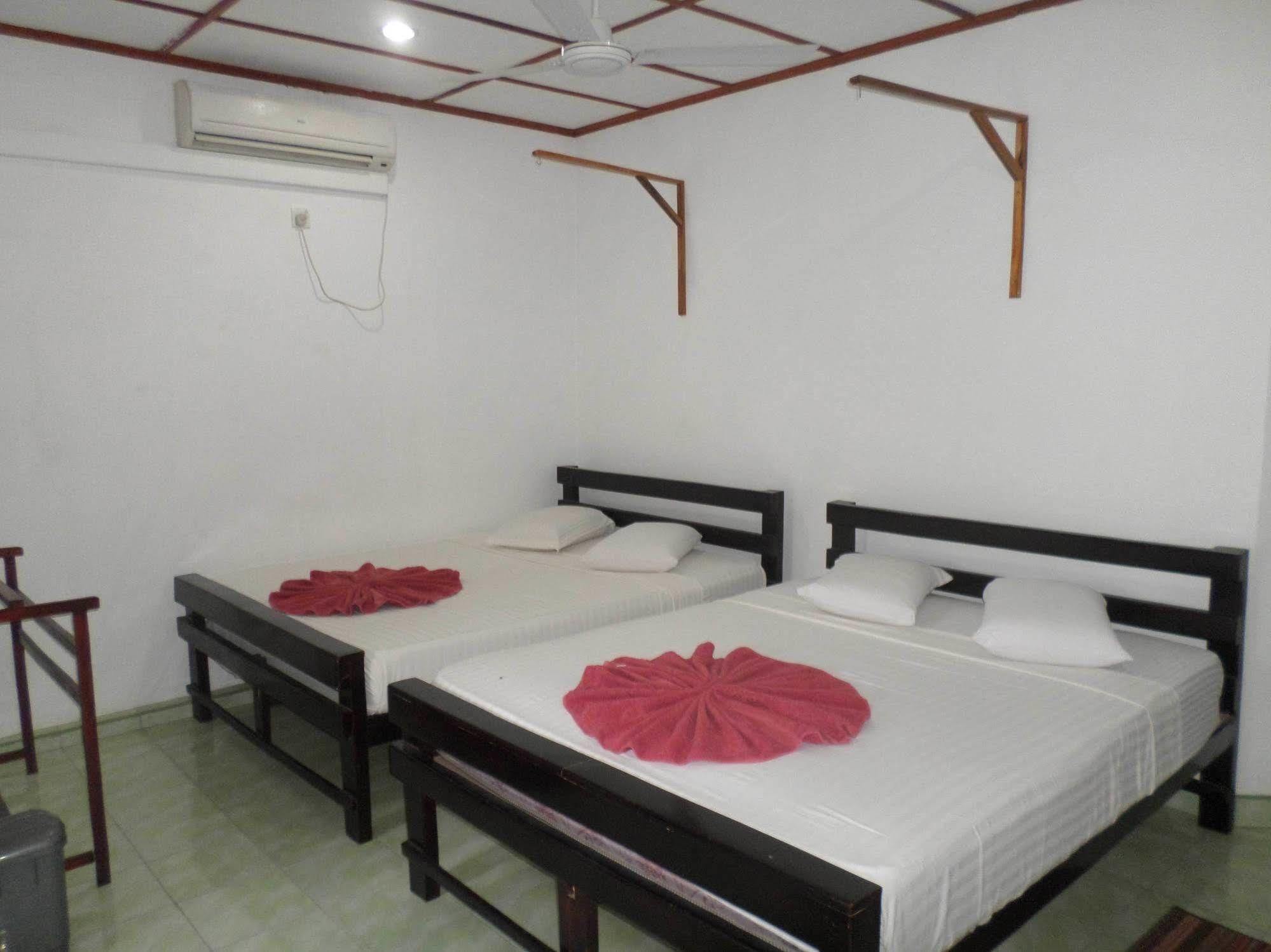 Thilaka City Hotel Anuradhapura Kültér fotó
