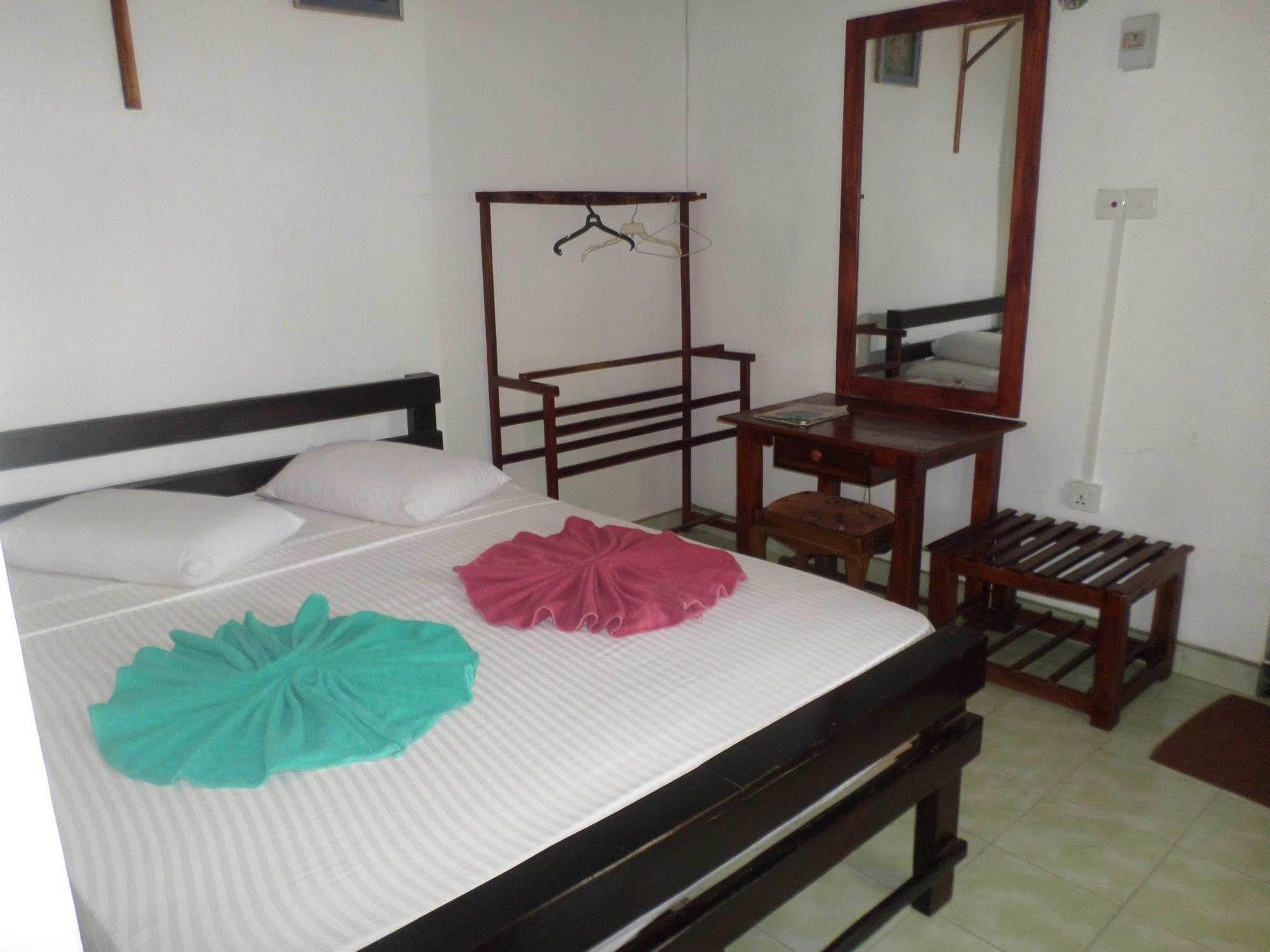 Thilaka City Hotel Anuradhapura Kültér fotó