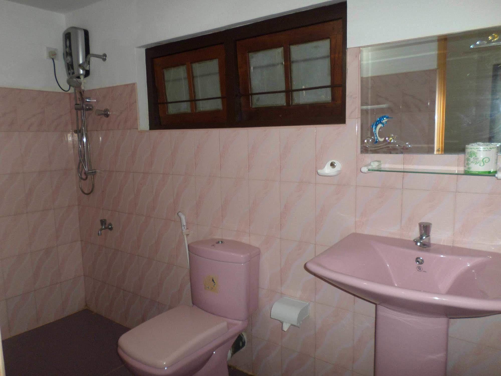 Thilaka City Hotel Anuradhapura Kültér fotó