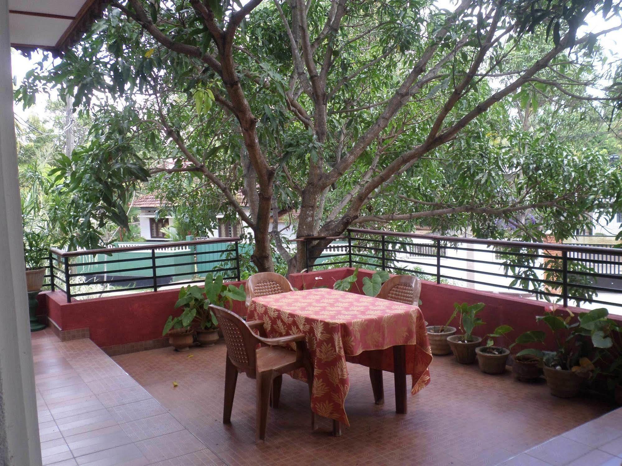 Thilaka City Hotel Anuradhapura Kültér fotó
