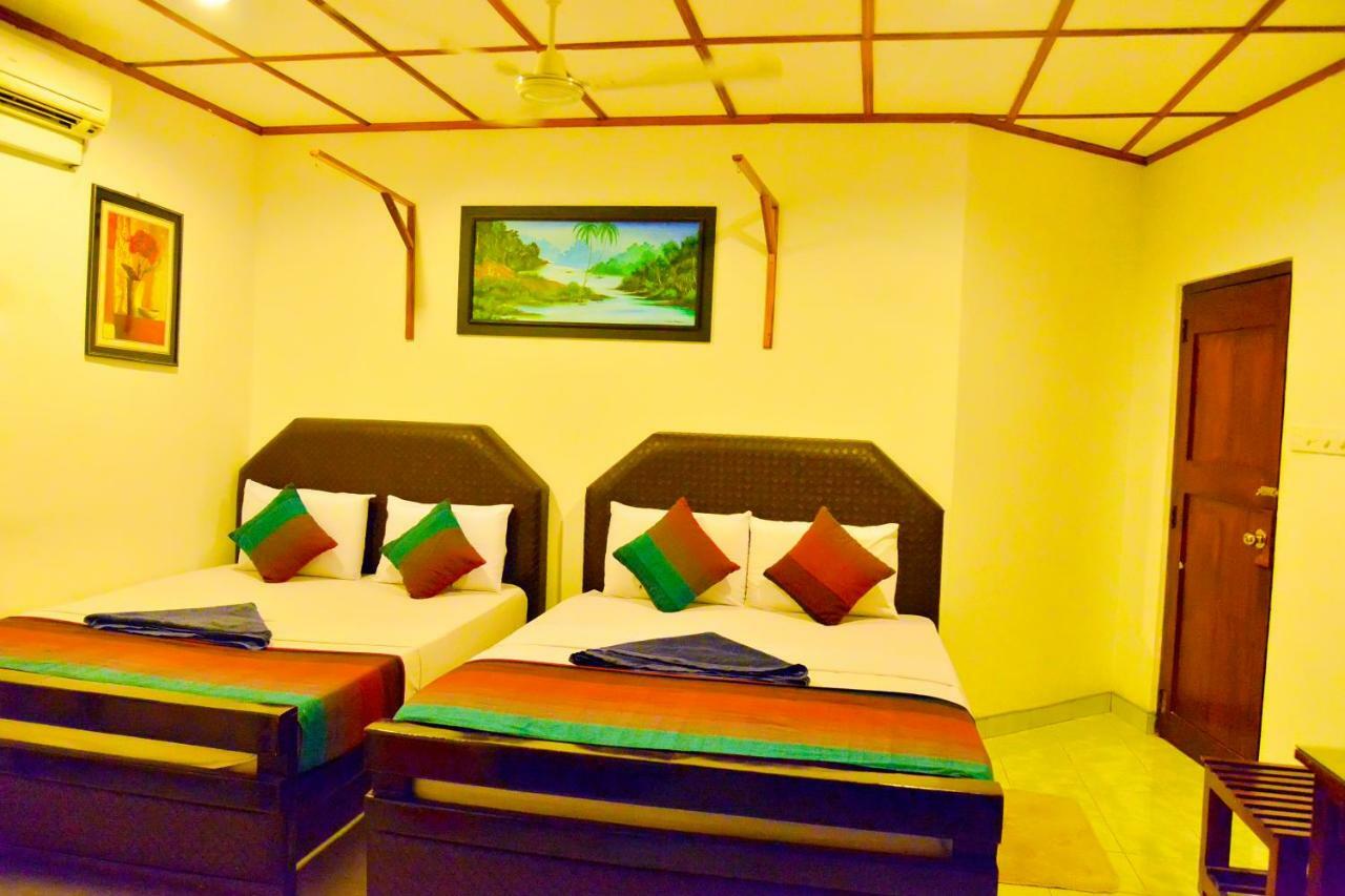 Thilaka City Hotel Anuradhapura Kültér fotó